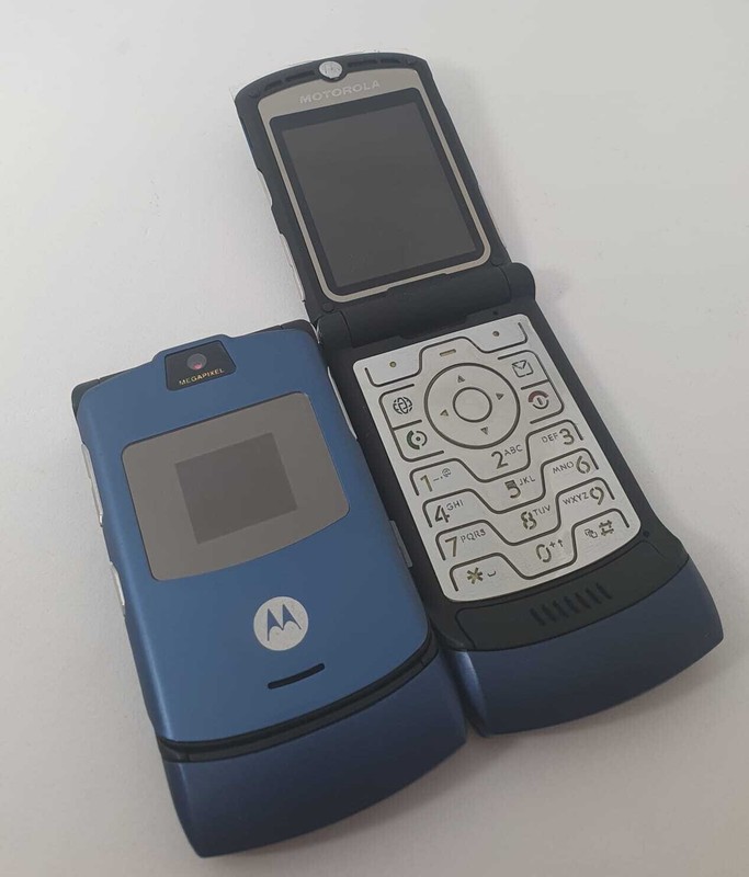 Motorola RAZR V3 Retro Flip Phone - All Colours Unlocked - Pristine GRADE A+ gallery