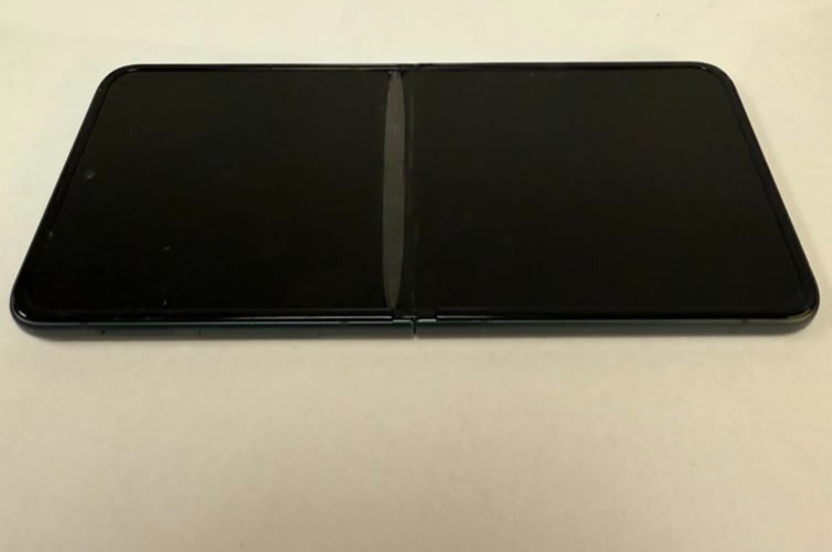 Samsung Z Flip3 128GB Green AT&T Unlocked Broken Inner LCD gallery
