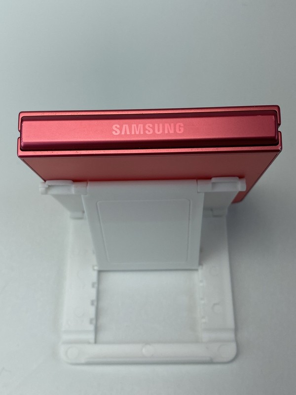 Samsung Galaxy Z Flip7 SM-F766U 256GB Coralred Verizon+GSM Unlocked device gallery