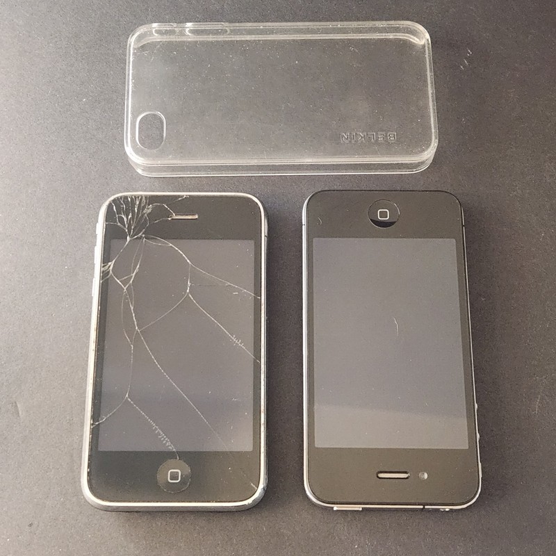 Apple iPhone 4 A1332 EMC 3808 iPhone A1303 16GB Untested Cracked Black