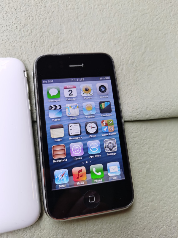 100% working Apple iPhone 3GS 32GB 16GB 8GB White Black (Unlocked) A1303 (GSM)