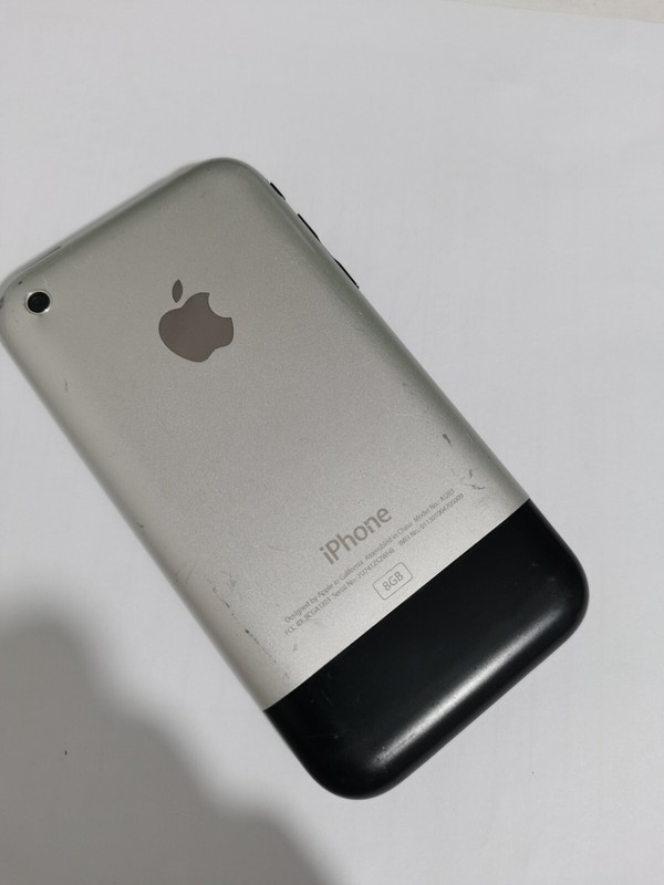 iOS 1.0 Apple iPhone 1st Generation - 8GB - Black (Unlocked) A1203 (GSM) gallery