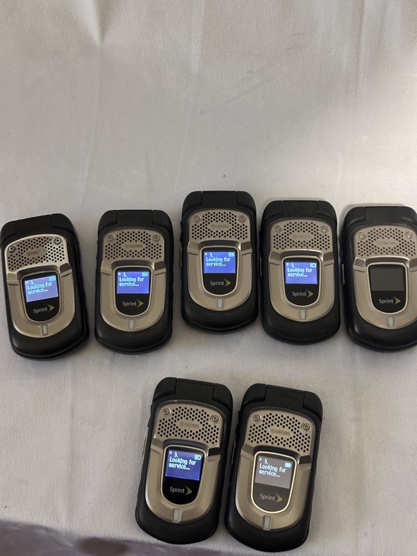 LOT of 7 Kyocera DuraXT E4277 Sprint PTT 3G Rugged GPS Flip Camera Cell Phone gallery