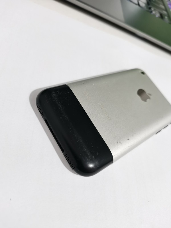 iOS 1.0 Apple iPhone 1st Generation - 8GB - Black (Unlocked) A1203 (GSM) gallery