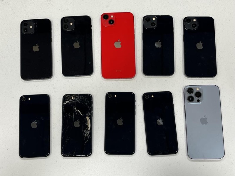 Apple iPhone 12, 13, 13 Pro Max, 14 Plus, SE (3rd Gen) - Lot of 10 gallery