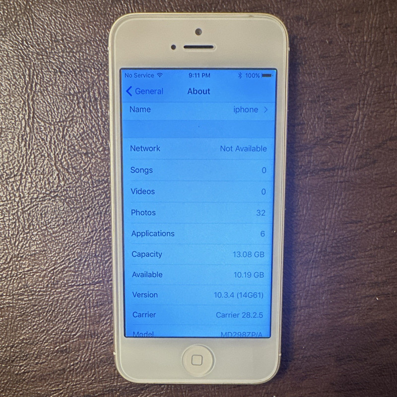 Apple iPhone 5 16GB Silver/White 4.0in 8MP Wi-Fi Bluetooth A1428