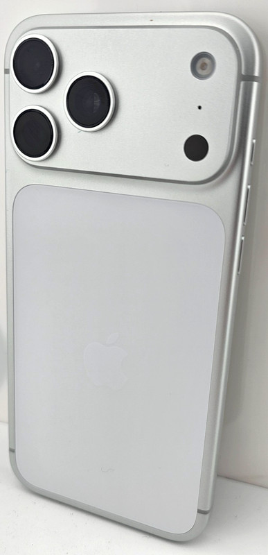Apple iPhone 17 Pro Max A3257 – Unlocked 512GB Silver – PARTS: FLICKERING SCREEN