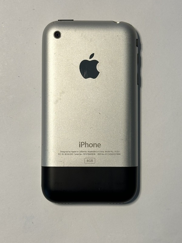iOS 1.0 Apple iPhone 1st Generation – 8GB – Black A1203 (GSM) 2G MA712LL/A