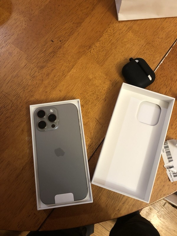 TIKTOK APP INSTALLED iPhone 16 Pro Max 256 Gb 2 Months Old