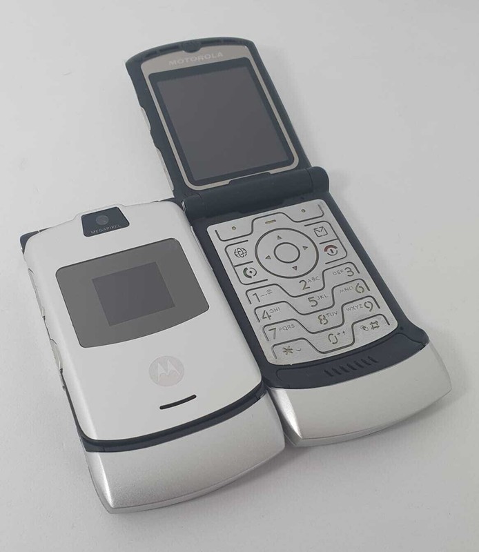 Motorola RAZR V3 Retro Flip Phone - All Colours Unlocked - Pristine GRADE A+ gallery