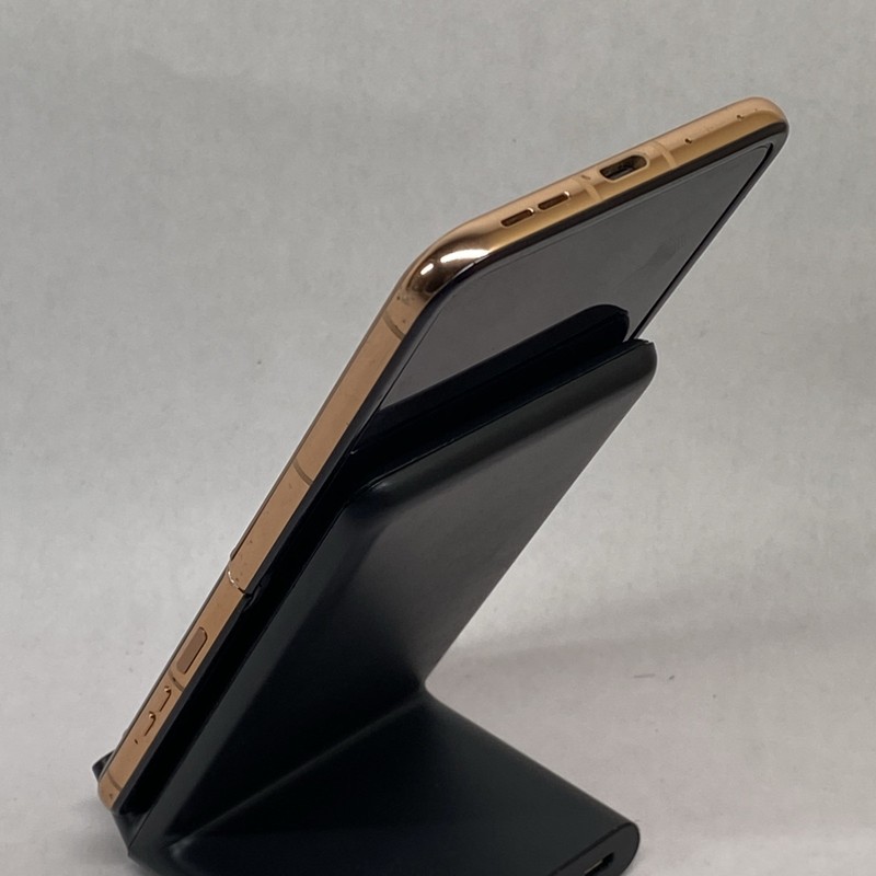 Motorola Razr+ Plus 2025 256GB/12GB Unlocked Pantone Mocha Mousse READ gallery