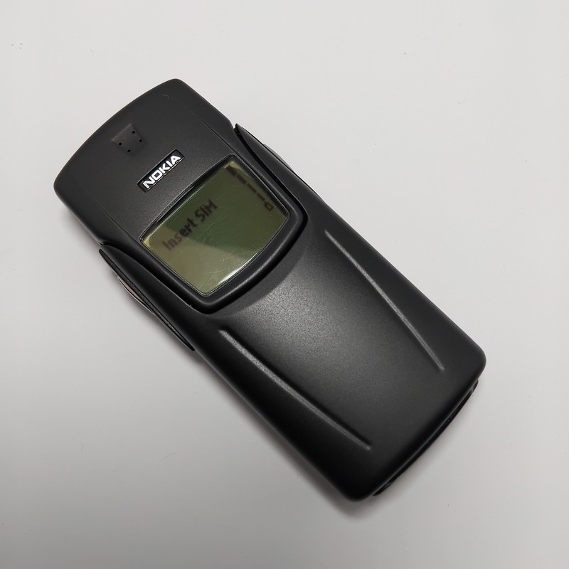 Collectors item - Original Nokia 8910 Midnight Edition with Original Box gallery