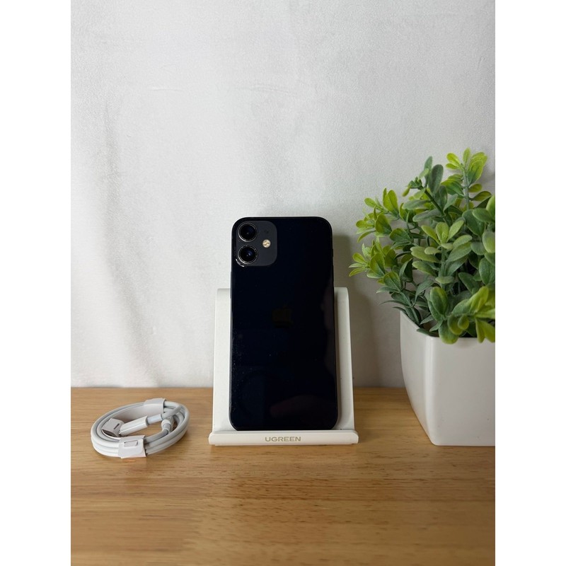Apple iPhone 12 Mini 64GB in Black – Fully Unlocked – Flawed