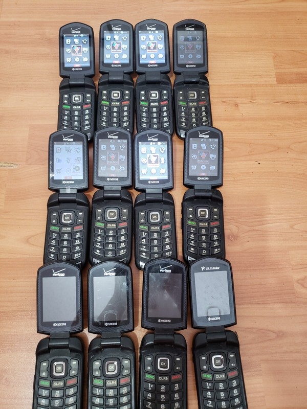Lot of 17 Kyocera DuraXV Plus 16GB E4520PTT/E4520/E4510 Verizon Only Flip Phone