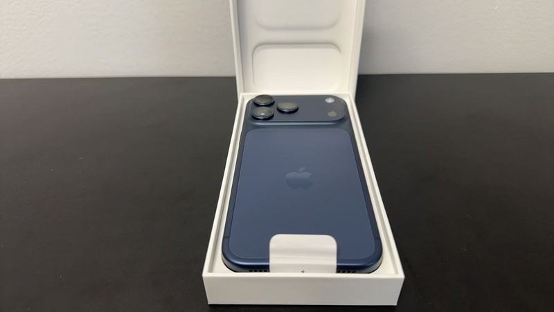 New Apple iPhone 17 Pro Max 256GB Blue Unlocked 100% Battery Cycle 0 Never Used