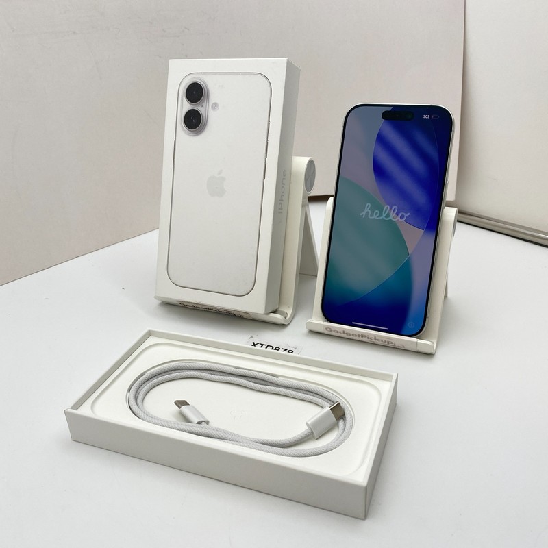 Apple iPhone 17 – 256GB – White (Unlocked) – Open Box