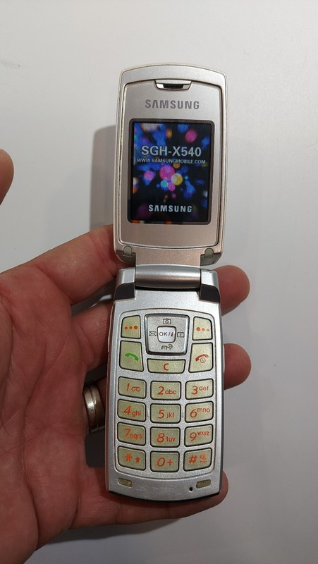1610.Samsung SGH-X540 Very Rare – For Collectors – Unlocked