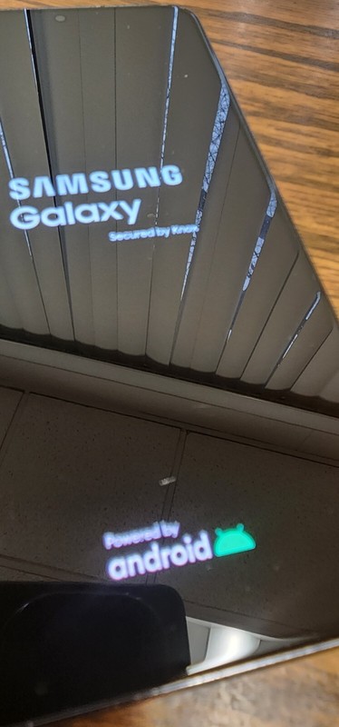 Samsung Galaxy S22 SM-S901U - 128GB - Phantom Black (Unlocked) gallery