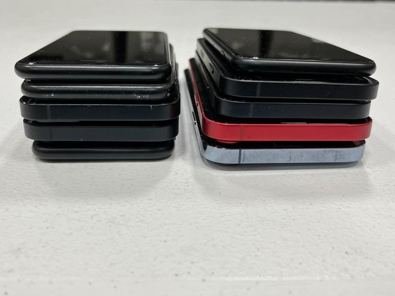 Apple iPhone 12, 13, 13 Pro Max, 14 Plus, SE (3rd Gen) - Lot of 10 gallery