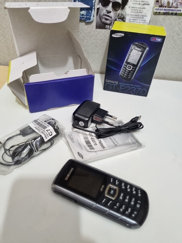 Samsung GT E2370 – Black (Unlocked) Rugged Mobile Phone BNIB
