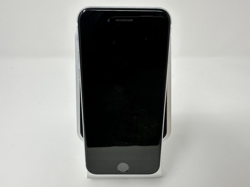 Apple iPhone SE 2nd Gen. (2020) 64GB Black A2275 – No Power For Parts