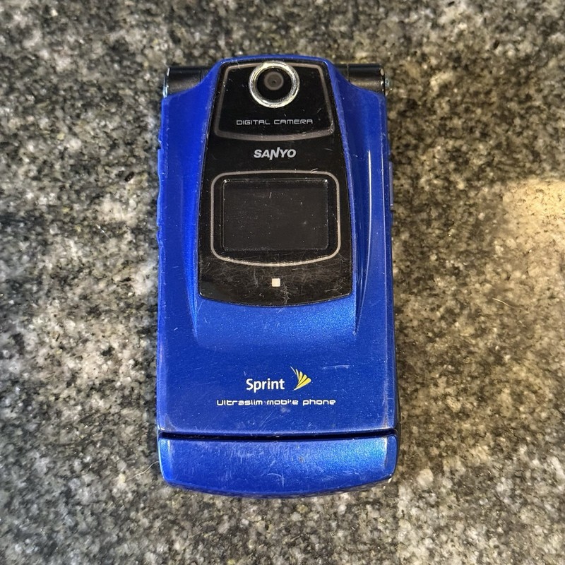 Sanyo Katana SCP-6600 Blue Sprint Flip phone untested sold for parts or repair