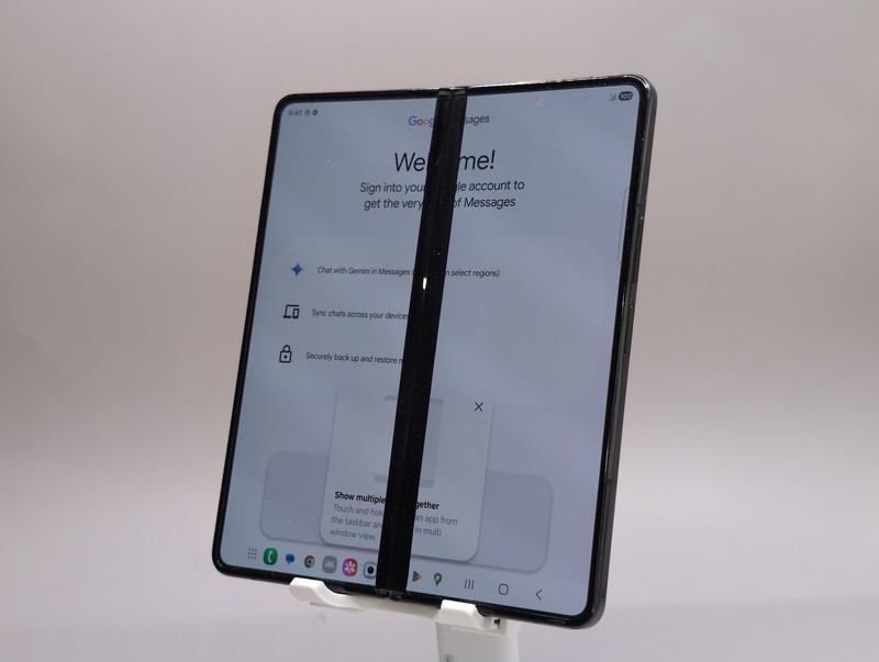 Samsung Galaxy Z Fold5 SM-F946U 256GB Phantom Black Verizon Unlocked W084895 gallery