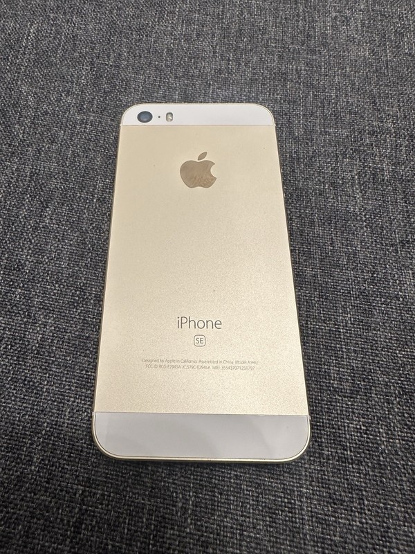 Apple iPhone SE A1662 16GB Gold 4.0in Touch ID Unlocked gallery