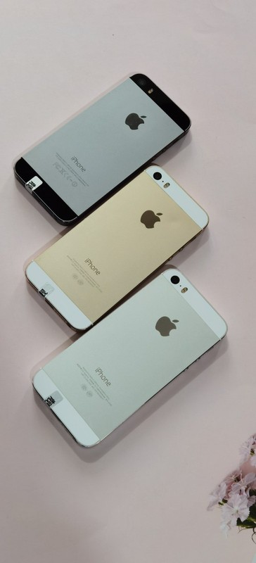 90%N ew Apple iPhone 5s Factory Unlocked Multicolored 16G/32GB Well Tested