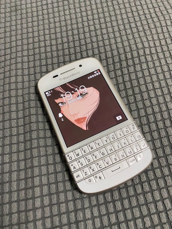 BlackBerry Q10 16GB Unlocked Smartphone QWERTY Keyboard 4G LTE Good Condition