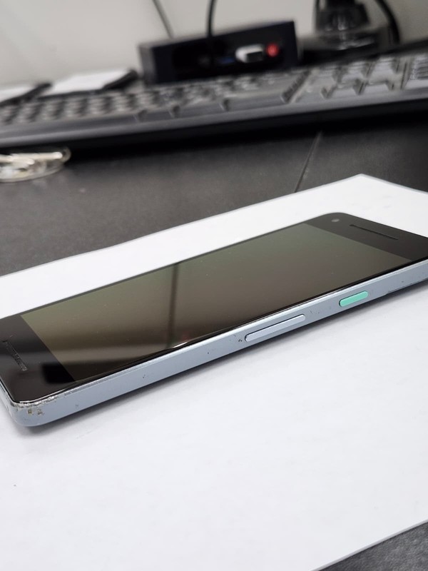 DEFECTIVE - Google Pixel 2 - 64 GB - Blue - Unlocked - G011C - 12400 gallery