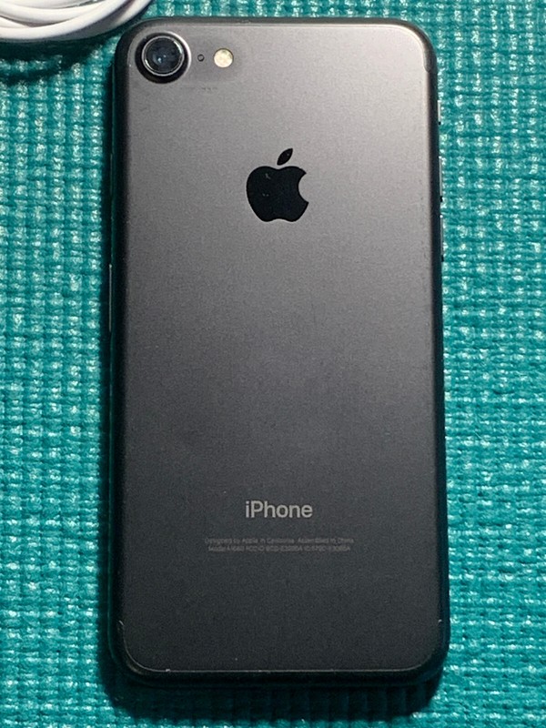 Apple iPhone 7 - 32 GB - Matt Black (Unlocked) A1660 (CDMA + GSM) gallery