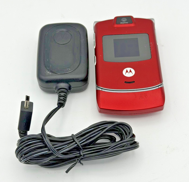 RARE VTG Motorola Razr V3m Product (Red) 2G Flip Phone Sprint Retro