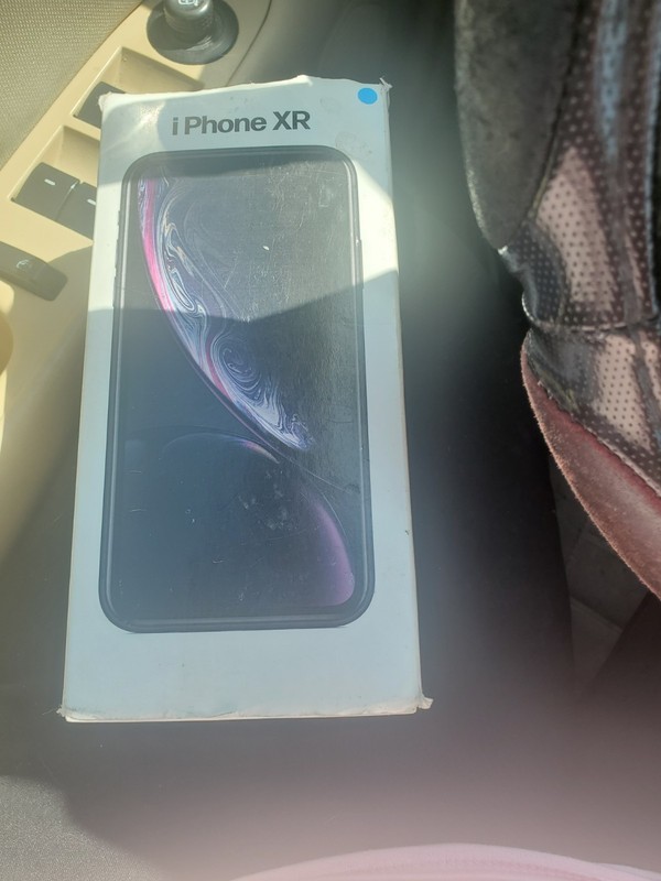iPhone XR – 64GB Unlocked Phone EXCELLENT CONDITION