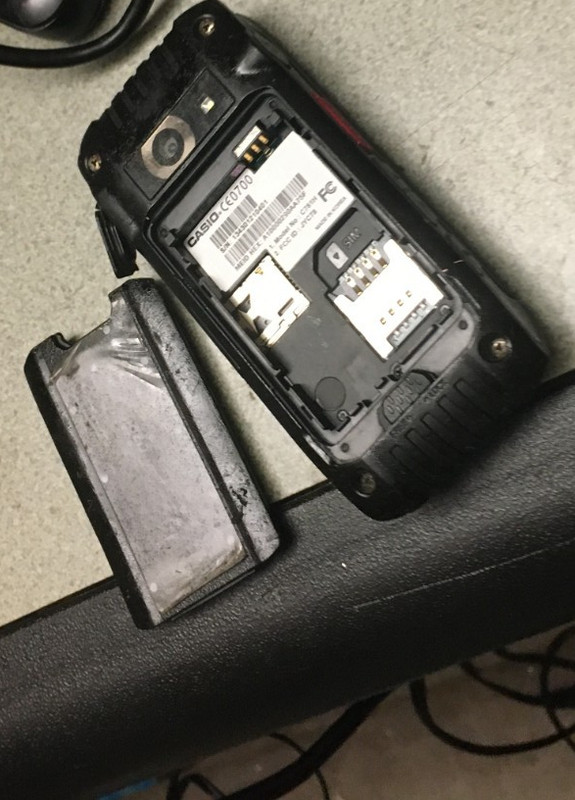 CASIO G'zOne Ravine 2 C781 Verizon, 3G Basic Flip Phone Rugged..READ gallery