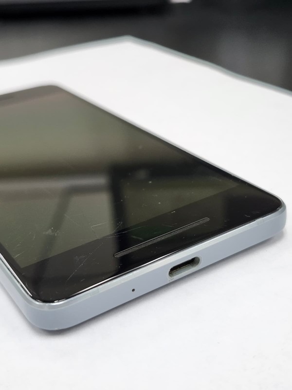 DEFECTIVE - Google Pixel 2 - 64 GB - Blue - Unlocked - G011C - 12417 gallery