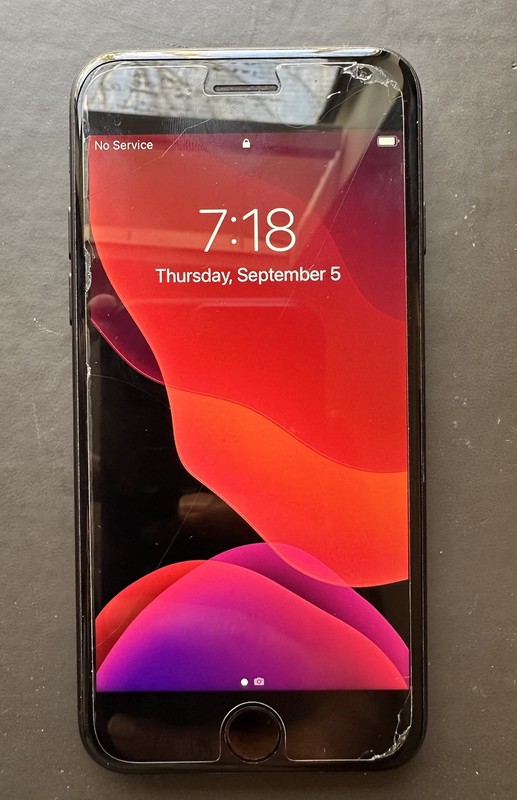 Apple iPhone 7 128GB Silver (Unlocked) A1660 – Free Shipping