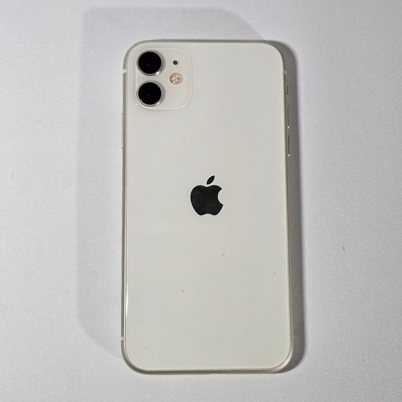 Apple iPhone 11 – 64 GB – White – Unlocked – Dual Camera A13 Chip Free Otterbox