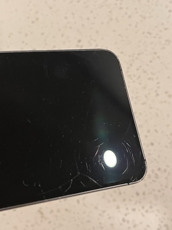 Samsung Galaxy S24 128GB UNLOCKED Smartphone SM-S921W - Scratched Screen gallery
