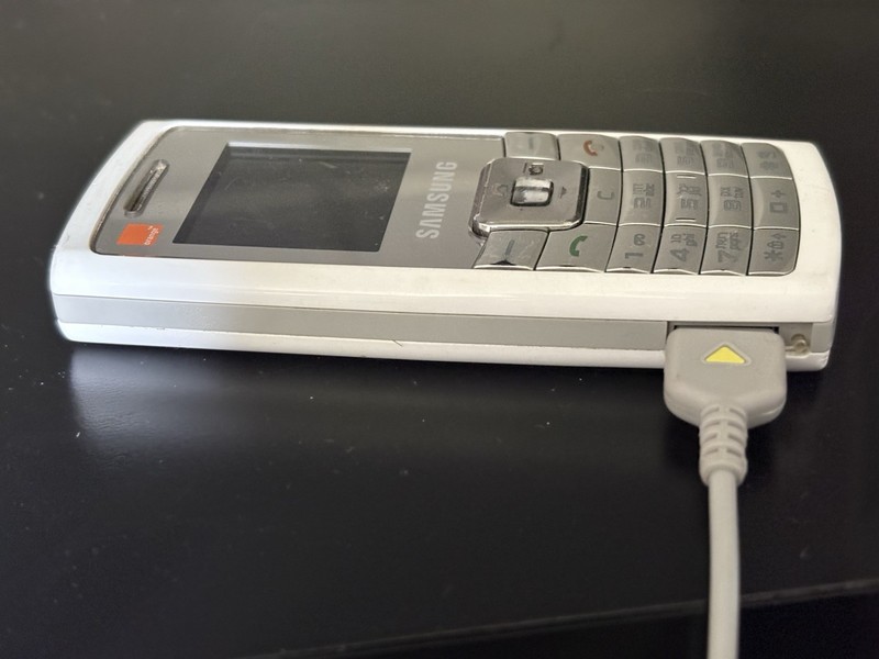 For Collectors SGH-C450 (Unlocked) Mobile Phone Orange W/Charger gallery