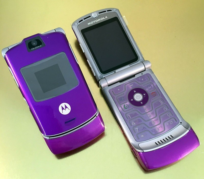 Motorola RAZR V3 Retro Flip Phone - All Colours Unlocked - Pristine GRADE A+ gallery