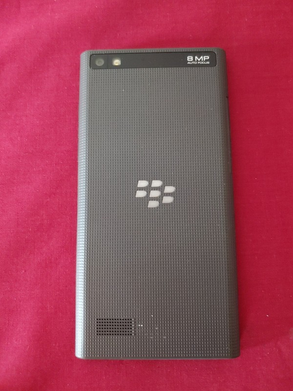 BlackBerry Leap STR100-2 / Blackberry Z30 STA100-5 - 2 Phones Unlocked - READ gallery