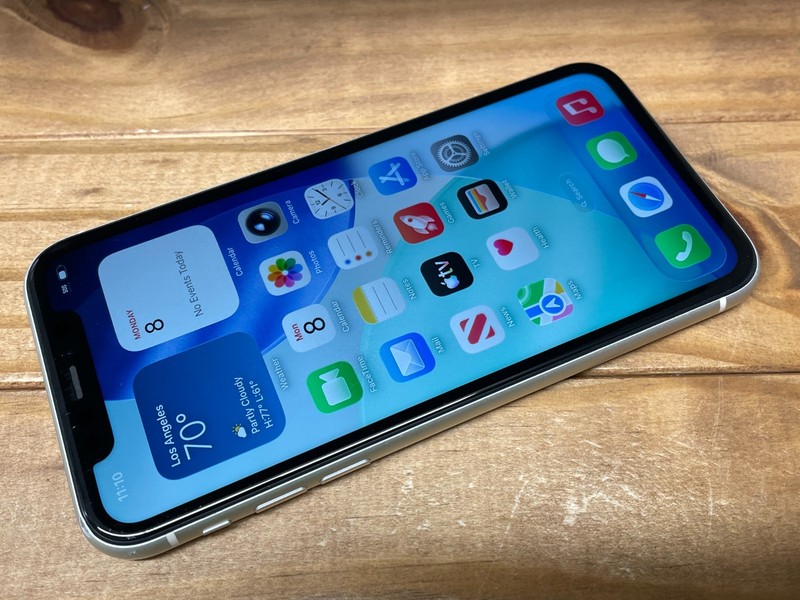 Apple iPhone 11 - 64GB - White (Unlocked) A2111 (CDMA + GSM) C Grade - 76% Bat gallery