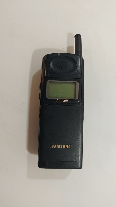 951.Samsung SH-800 Very Rare – For Collectors – No Sim Card – Batt Dead